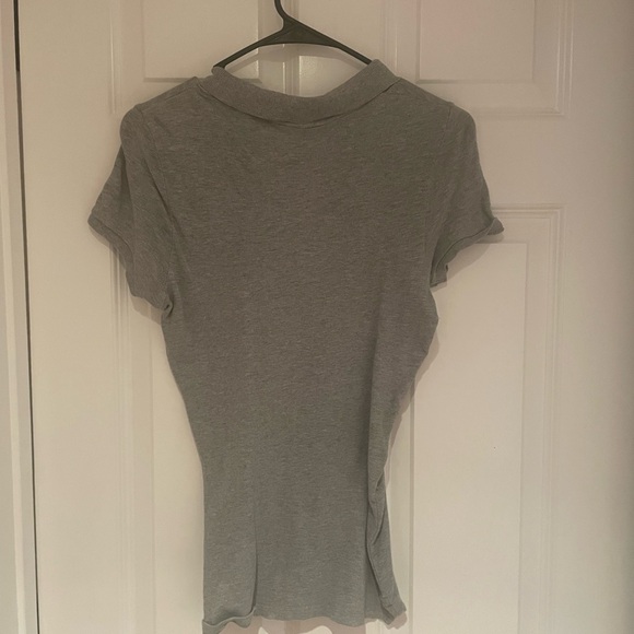 Women's polo shirt. Size Medium. - Picture 4 of 6